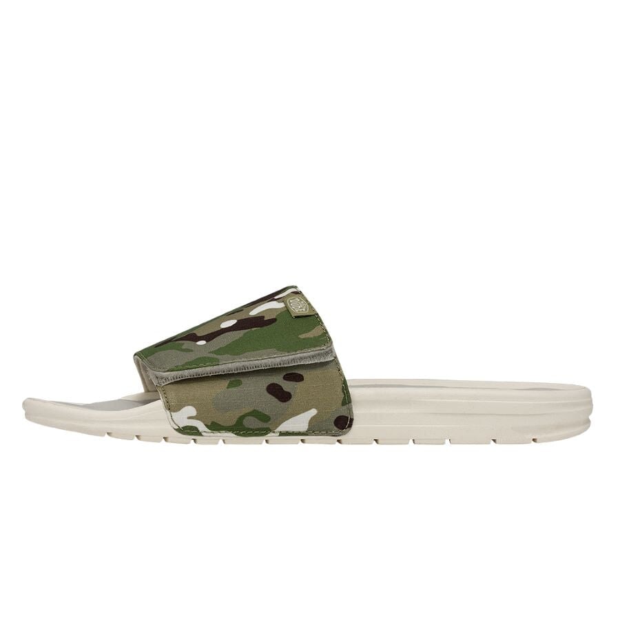 Nike on sale camo sandals